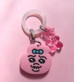 ピンクのキャラクターキーホルダー