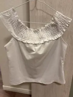 ホワイト フリルオフショルダー ノースリーブ