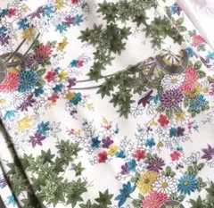 着物　リメイク用　花柄　総柄　クリーム色