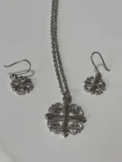 シルバー クローバークロス型 ネックレス ピアスセット