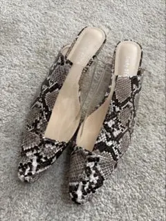 新品 未使用 トレンド パイソン柄 クリアミュール クリスタルヒール 22〜25