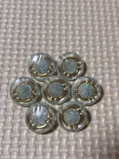 昭和レトロボタン　薄緑色　樹脂ボタン　金色メッキ加工品　キラキラ　15mm　7個