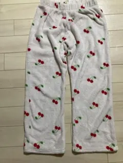 パジャマ、部屋着　ズボン　 Mサイズ フリース素材　さくらんぼ柄