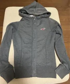 HOLLISTER ホリスター　パーカー　グレー　ジッパー　ボタンのサムネイル