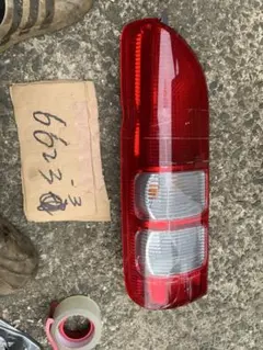 トヨタ 200系 ハイエース 純正テールランプ KOITO 26-120 右側 - メルカリ