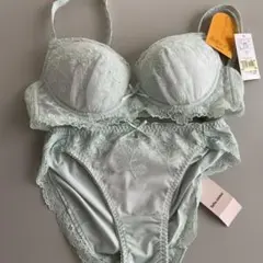 tutu anna 永遠のブラ ブラジャーショーツセット B75のサムネイル