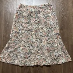 ［美品］Aylesbury フレアスカート 花柄 13号のサムネイル