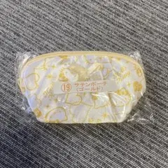 【新品・未使用】Hello Kitty ★ サテンポーチ　ゴールド　人気