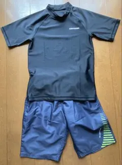 ラッシュガードとショートパンツセット