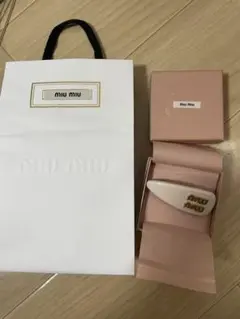 MIU MIU ヘアピン バレッタ 新品未使用タグ付きブラックフライデー価格