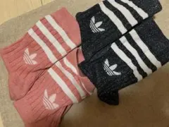 adidasオリジナルス グリッター ソックス　2足セット　ピンク　黒　Sサイズのサムネイル