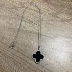 クローバー型ネックレス ブラック パールホワイト