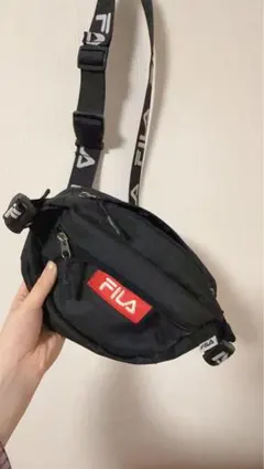 FILA ブラック ボディバッグ