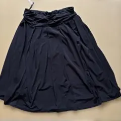 黒いフレアスカート ひざ丈 ギャザー入り