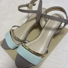 ITS' DEMO 赤とベージュ サンダルのサムネイル