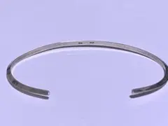 UKN sv/jp バングル