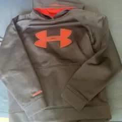 【美品】アンダーアーマー　パーカー　YLG