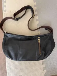 hirameki ヒラメキ　レザー ショルダーバッグ ブラックのサムネイル