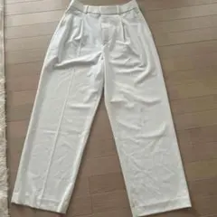 UNIQLO タックワイドパンツ