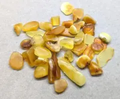 天然石・さざれ石【アンバー（琥珀）】小粒原石 約5g