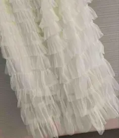 ホワイト フリルチュールロングスカート