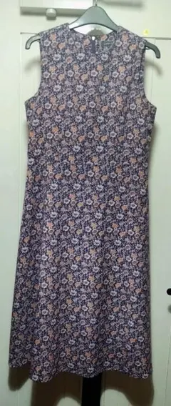 【再々値下げ！】ローラアシュレイ/パープル系花柄ノースリーブ 膝下丈ワンピース♡