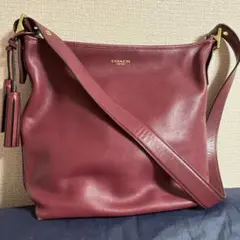 COACH バーガンディ ショルダーバッグ タッセル付き