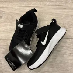 NIKE ベルクロスニーカー ブラック/ホワイト　13cm