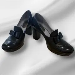 【ほぼ未使用品！！】リボン付き ウィングチップ パンプス ブラックのサムネイル