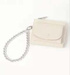 アイボリー 三つ折り財布 チェーン付き