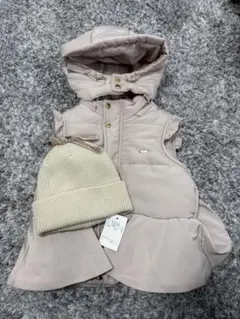 petit main(プティマイン )中綿ダウンベスト(M)とニット帽セット