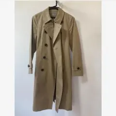 ベージュ ダブルブレスト トレンチコート チェック柄