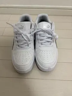 PUMA スニーカー