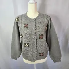 ウール　花柄刺繍付きグレー長袖カーディガン