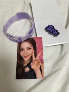 twice サナ ラバーバンド バッジ 特典トレカ