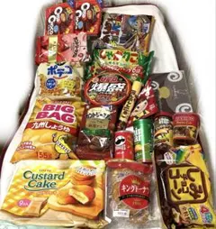 ゆ*み様 【匿名発送】④アミューズメントお菓子と食品の詰め合わせ