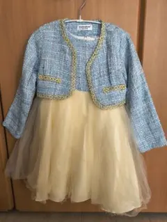 青と黄色のジャケット付きワンピース