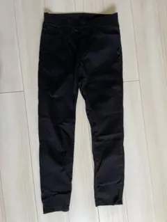 ユニクロ EZYウルトラストレッチカラージーンズ UNIQLO 黒スキニー
