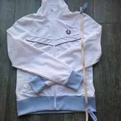 FRED PERRY トラックジャケット ホワイト ライトブルーのサムネイル