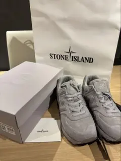 【新品・未使用】STONE ISLAND スエードスニーカー グレーのサムネイル