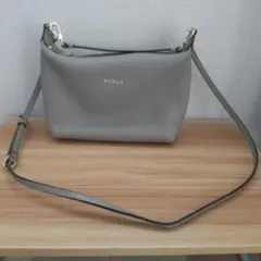 FURLA グレー ショルダーバッグ