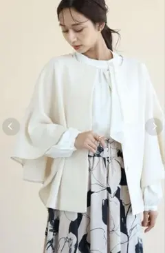 フェンネル　フリルスリーブミドル丈コート　クリーム