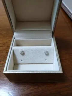 現行品 4℃ K18ホワイトゴールド ダイヤモンド ピアス 0.12ct - メルカリ