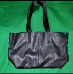 トートバッグ ブラック シンプルデザイン 肩掛け可能　本皮