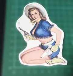 カウ・ガール　ビンテージ ピンアップ 　大判ステッカー 銃