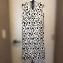 グレースクラス花柄刺繍 Vネック ノースリーブ ワンピース