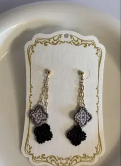 フラワー　ビーズ　チェーン　ピアス　ハンドメイド