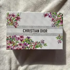 クリスチャン・ディオール ギフトボックス 花柄 空箱