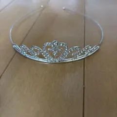 シルバー ハート型 ティアラ