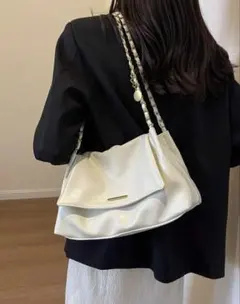 大容量レディースチェーンストラップトートバッグ　クロスボディ　ショルダーバッグ